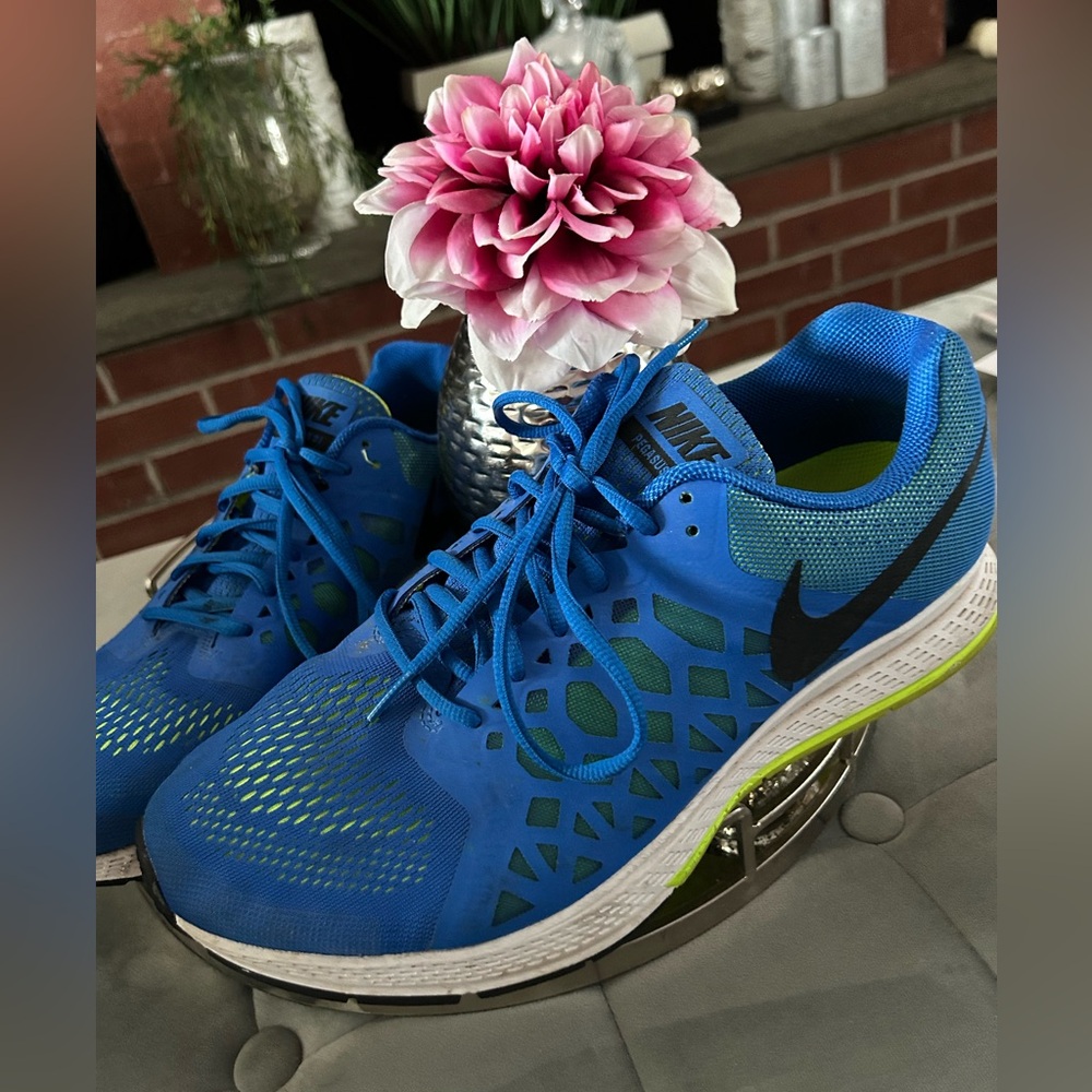 Nike Pegasus Zoom  running sneakers men’s 11.5